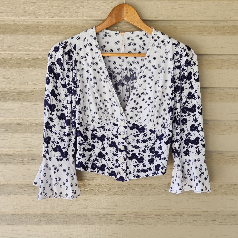 Free People lady bohemian bell sleeve crop top - Picture 3 of 13